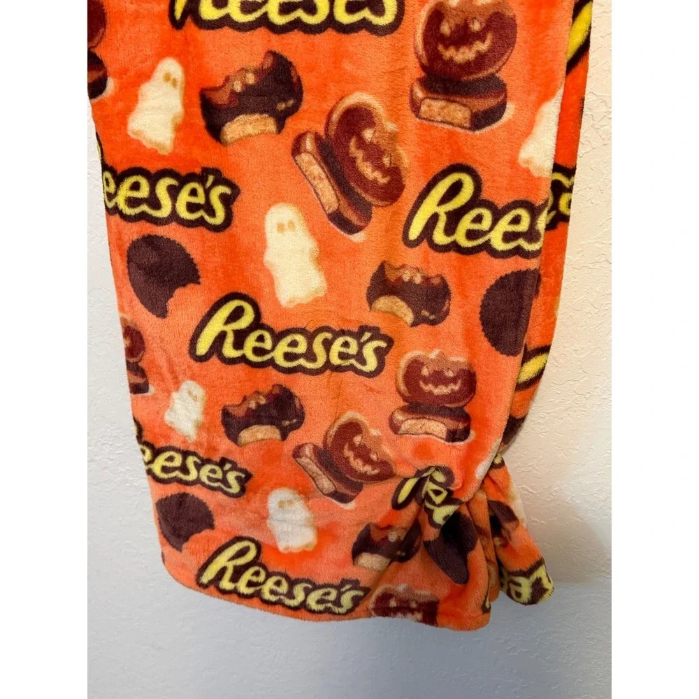 Reese's Halloween Oversized Plush Throw Blanket Orange Ghost Pumpkin 60x70 NEW